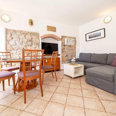 Mediterranean Apartment Korina バスカ エクステリア 写真