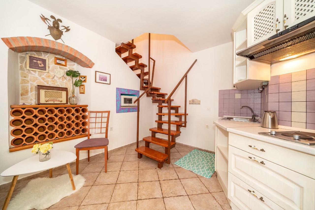 Mediterranean Apartment Korina バスカ エクステリア 写真
